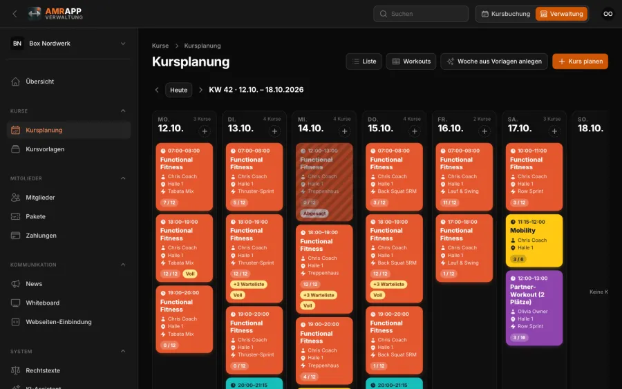 Kursplanung in der Verwaltung: Wochenansicht mit Kursen, Auslastung und Warteliste